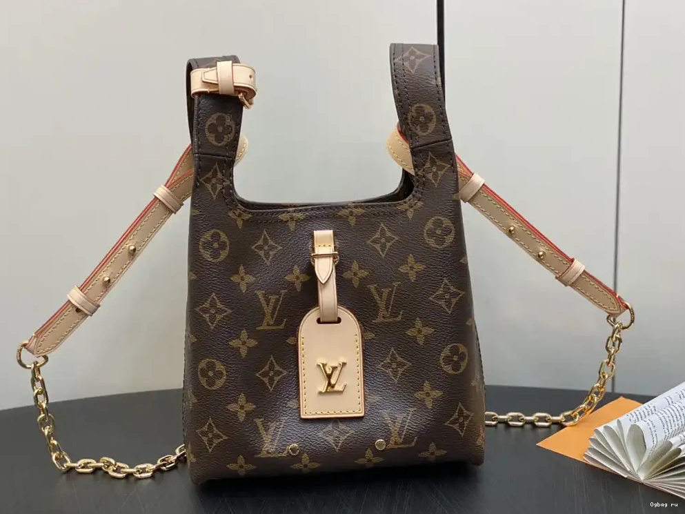 VUITTON Atlantis LOUIS BB 0501